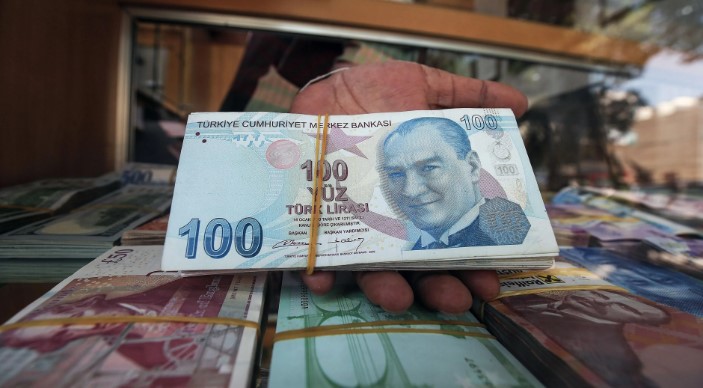 MESLEKLERİNE GÖRE ZAMLI MEMUR MAAŞLARI
•	ŞUBE MÜDÜRÜ (Üniversite Mezunu) 1/4: 48.414 TL – 57.762
•	MEMUR (Üniversite Mezunu) 9/1: 34.217 TL – 40.824 TL
•	UZMAN ÖĞRETMEN 1/4: 44.066 TL – 52.575 TL
•	ÖĞRETMEN 1/4: 39.763 TL – 47.
•	BAŞKOMİSER 1/3: 48.675 TL – 58.074 TL
•	POLİS MEMURU 8/1: 44.047 TL – 52.552 TL
•	UZMAN DOKTOR 1/4: 55.464 TL – 66.174 TL
•	HEMŞİRE (Üniversite Mezunu) 5/1: 39.444 TL – 47
•	MÜHENDİS 1/4: 49.415 TL – 58.957 TL
•	TEKNİSYEN (Lise Mezunu) 11/1: 35.111 TL – 41.
•	PROFESÖR 1/4: 71.806 TL –
•	ARAŞTIRMA GÖREVLİSİ 7/1: 47.387 TL –
•	VAİZ 1/4: 41.205 TL – 49. 1/4: 47
