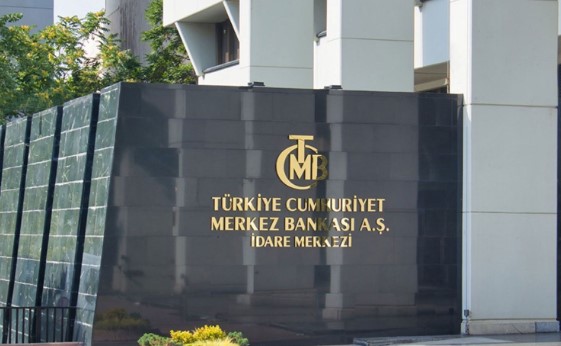 Türkiye Cumhuriyet Merkez Bankası'nın rezervlerde yaşanan bu düşüşe karşı nasıl bir politika izleyeceği ve piyasaların bu duruma nasıl tepki vereceği, ekonomik istikrarın sağlanması açısından kritik öneme sahip. Özellikle döviz kurundaki hareketler, ithalat-ihracat dengesini ve genel ekonomik büyümeyi doğrudan etkileyecek.