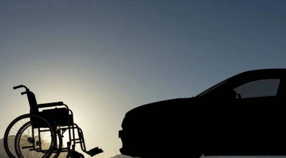 2024 YILINDA YENİDEN DEĞERLEME ORANI VE ÜST LİMİT
2024 yılı için engelli araç alımında geçerli olan ÖTV muafiyeti üst limiti, yeniden değerleme oranı üzerinden belirlendi. 2024 yılı için bu oran %58.46 olarak tespit edildi. Geçtiğimiz yıl 1 milyon 4 bin 200 TL olan üst limit, bu yıl %58.46 oranında artış gösterdi. Bu artışla birlikte, engelli bireyler motor hacmi 1.6 litreyi geçmeyen sıfır otomobilleri belirlenen üst limite kadar satın alabilirler. Ancak ÖTV'siz araçlar 5 yıl boyunca satılamaz veya devredilemez ve bu süre içinde ikinci bir araç alımı yapılamaz.
