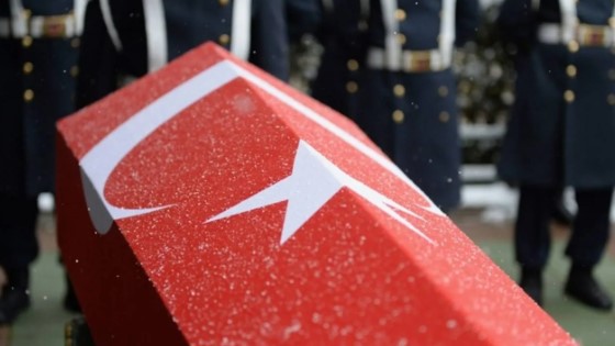 ŞEHİTLERİMİZİN HATIRASI YAŞATILACAK
Şehitlerimizin fedakarlıkları, milletimizin gönlünde daima özel bir yere sahiptir. İs. Uzm. Çvş. Cebrail Acar'ın adı, unutulmaz kahramanlarımız arasında yer alacak ve hatırası nesiller boyu yaşatılacaktır. Türkiye, vatanı uğruna canını veren kahramanlarına olan minnettarlığını hiçbir zaman unutmayacaktır.
