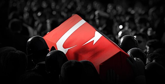 MİLLETİMİZİN BİRLİK VE BERABERLİĞİ
Bu tür acı olaylar, milletimizin birlik ve beraberliğini daha da pekiştirmektedir. Terörle mücadelede kararlılıkla ilerleyen Türkiye, her türlü tehdide karşı dik durmaya ve teröristlere geçit vermemeye devam edecektir. Milletimiz, şehitlerimizin aziz hatıraları önünde saygıyla eğiliyor ve teröre karşı olan kararlılığını bir kez daha vurguluyor.
