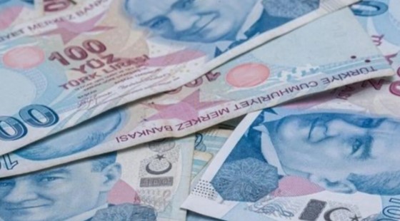 YENİ DÜZENLEMELER VE BEKLENTİLER
Meclisin tatile girmesi, emeklilerin maaşlarında yapılacak düzenlemeler konusunda belirsizlik yarattı. Ancak, uzmanlar ve yetkililer, bu konuda çalışmaların sürdüğünü belirtiyor. Meclis açıldığında, emekli maaşlarında kök maaş sorununa çözüm getirecek düzenlemelerin yapılması bekleniyor.
