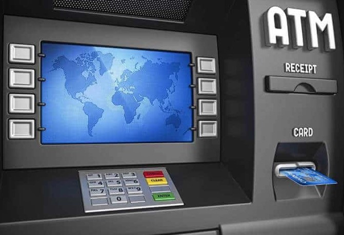 ATM'DE TEKNİK BİR ARIZA MEYDANA GELMESİ
Nadir de olsa, ATM'de teknik bir arıza meydana gelmesi durumunda kartınız yutulabilir. Bu tür durumlar genellikle geçicidir ve bankanızla iletişime geçerek çözülebilir.
