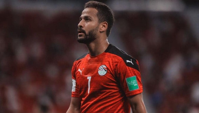 FUTBOL CAMİASI YASA BOĞULDU
Refaat'ın ani ölümü, sadece Mısır'da değil, tüm futbol dünyasında büyük bir şok ve üzüntü yarattı. Eski takım arkadaşları, teknik direktörler ve futbolseverler, sosyal medya üzerinden başsağlığı mesajları paylaştı. Modern Future FC, Refaat'ın anısına bir dizi anma etkinliği düzenleyeceğini açıkladı.

