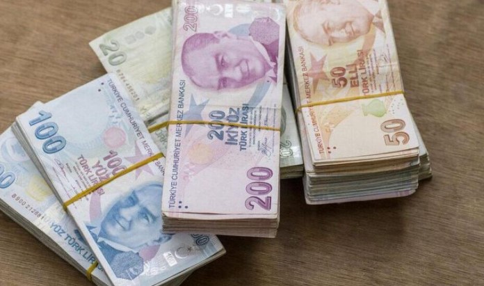 ZAMLI MAAŞLARIN YÜRÜRLÜĞE GİRMESİ
Hazine ve Maliye Bakanı Mehmet Şimşek’in imzaladığı yeni genelge, Resmi Gazete’de yayımlanarak yürürlüğe girecek. Bu düzenlemeler ile birlikte, memur ve emekli maaşları Temmuz 2024’ten itibaren zamlı olarak ödenecek.
