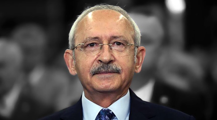 Kılıçdaroğlu'nun videodaki ifadeleri, ülkenin mevcut ekonomik durumuna dair endişeleri ve eleştirileri dile getirerek, halkın dikkatini bu konulara çekmeyi amaçlıyor. Sosyal medyada geniş yankı uyandıran bu paylaşım, ekonomik sorunların daha fazla gündeme gelmesine neden oldu.