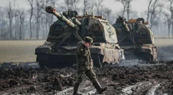 ZELENSKIY VE KLİÇKO'DAN TEPKİ
Ukrayna Devlet Başkanı Volodimir Zelenskiy ve Kiev Belediye Başkanı Vitaliy Kliçko da saldırıların ardından sosyal medya üzerinden yaptıkları açıklamalarda, Rusya'nın saldırılarıyla çocuk hastaneleri ve sağlık merkezlerinin de zarar gördüğünü belirttiler. Ukraynalı yetkililer, Rusya'nın gerçekleştirdiği saldırıların büyük can kaybına ve maddi zarara yol açtığını vurguladılar.
