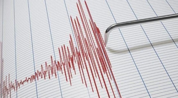 HAKKARİ'NİN ZEMİN YAPISI
Hakkari'nin zemin yapısına dair yapılan bilimsel çalışmalarda, bölgenin depremsellik açısından yüksek risk taşıdığı belirtiliyor. Çalışmalar, yeraltı su seviyesinin yüksek olduğu ve zeminin kil ve kum içermesi nedeniyle büyük bir depremde ciddi yıkım yaşanabileceğini gösteriyor.
