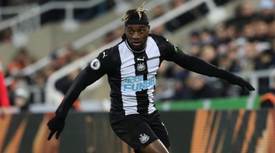 ALLAN SAINT-MAXIMIN'İN GEÇMİŞ PERFORMANSI
Geçtiğimiz sezon Al-Ahli formasıyla 31. maçta çıkan Allan Saint-Maximin, 4 gol ve 10 asistle muhteşem bir performans sergiledi. Fransız futbolu, hızı ve tekniğiyle dikkat çekerken, Fenerbahçe'nin hücum hattına katkılar konuşması bekleniyor. Saint-Maximin'in güncel piyasa değerinin 18 milyon euro olarak gerçekleştiği bildirildi.
