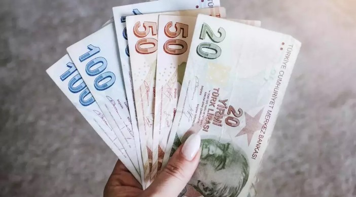 IBAN VE POS CİHAZLARI İLE İLGİLİ DÜZENLEMELER
Başkasının IBAN'ını kullanan veya kullanan kişiler en az 30 bin lira, en fazla 20 milyon lira olmak üzere işlemin yüzde 10'u oranında özel usulsüzlük cezası kesilecek. Aynı şekilde, kötü teslimi veya hizmet ifalarında başkasına ait banka hesaplarına yapılan para transferlerinde de benzer cezalar uygulanır.
