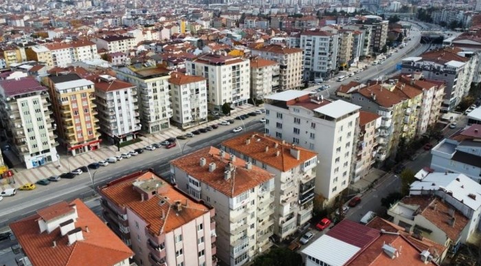 YATIRIMCILAR İÇİN ÇIKIŞ HAKKI
Düzenlemelerde olası yatırımcı zararlarının önüne geçilmesi amacıyla da değişiklik yapılmasına karar verildi. Katılma ödemeleri yalnızca fon değişimi boyunca nakde dönüştürülmüş fonlarda, büyütülebilen yatırım yapabilen kararlarını değiştirecek nitelikteki bilgilendirici dokümanların değiştirilmesi için, değişiklik onaylarının değiştirilmemesi için fondan çıkış hakkı zorunlu olarak tutuldu.
