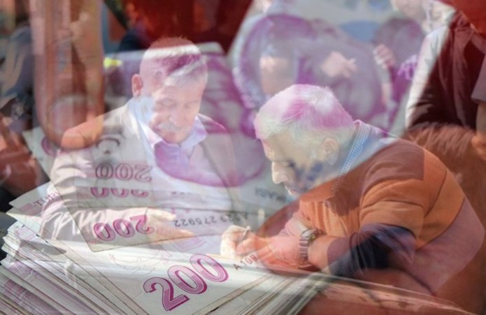 KANUN TEKLİFİNİN MECLİS'TEKİ GÖRÜŞMELERİ
Bugün TBMM Plan ve Bütçe Komisyonu'nda görüşülecek olan kanun teklifi, emeklilerin maaşlarına yapılacak ek zamları ve yeni vergi düzenlemelerini içeriyor. Meclis'te yapılacak görüşmelerin ardından düzenlemenin kabul edilmesi bekleniyor. Bu düzenleme, milyonlarca emeklinin maddi açıdan rahatlamasına katkıda bulunacak.
