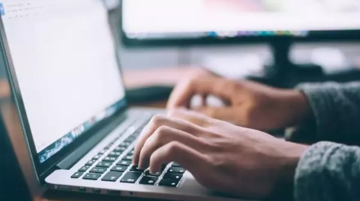 MAVİ EKRAN PROBLEMİ HANGİ FİRMALARI ETKİLEDİ?
Microsoft'ta yaşanan kriz, Türkiye'deki birçok şirketi de etkiledi. Down Detector sitesine göre giriş sorunu yaşayan ve ağırlaşan siteler arasında Denizbank, Microsoft Store, Turkish Airlines, Google, Xbox Live, Steam, Spotify, Instagram, WhatsApp ve birçok diğer büyük platform bulunuyor.
