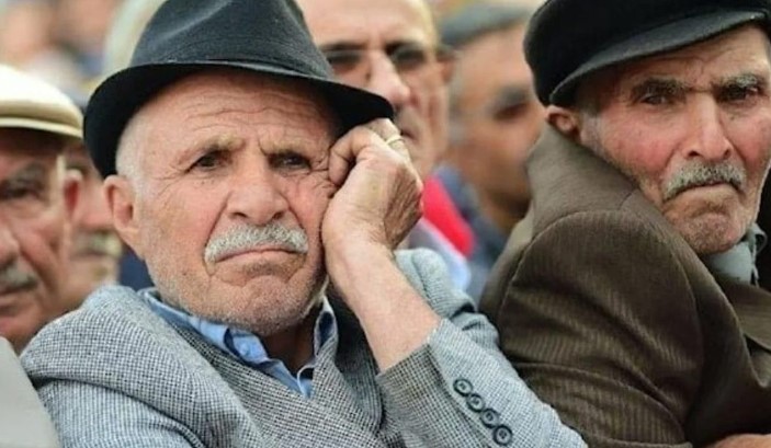 NASIL BAŞVURULUR?
Bu avantajdan faydalanmak isteyen emeklilerin yapması gereken tek şey, en yakın Ziraat Bankası şubesine başvurmak. Şubelere başvuran emekliler, ücretsiz HGS etiketine kolayca sahip olabilecekler.
