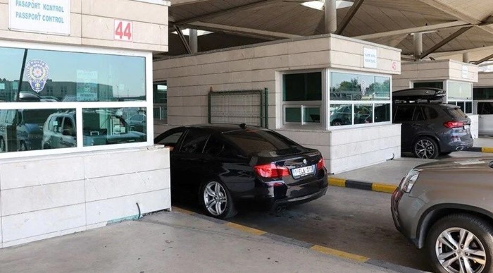İNDİRİMLİ KİRALIK KASA HİZMETİ
Bunun yanı sıra, Ziraat Bankası, emekli müşterilerine özel %25 indirimli kiralık kasa hizmeti sunuyor. Bu hizmetten faydalanmak isteyen emeklilerin, en yakın Ziraat Bankası şubesine başvurmaları yeterli olacak.
