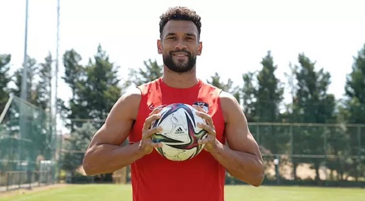Steven Caulker (2)