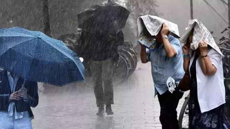 EGE
Az bulutlu ve açık, iç kesimlerinin yer yer parçalı bulutlu geçmesi bekleniyor.
Afyonkarahisar: 33°C, Az bulutlu
Denizli: 41°C, Az bulutlu ve açık
İzmir: 39°C, Az bulutlu ve açık
Manisa: 41°C, Az bulutlu ve açık
