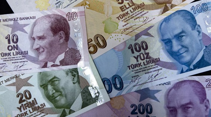 2025'TE YENİ FONLAR KULLANIMA AÇILACAK
BES teminatlı kredi için başvuranların teminatları, Alacağın Devri Fonları’nda değerlenecek. Anadolu Hayat ve Emeklilik ile Türkiye Hayat ve Emeklilik firmaları, bu fonların yönetiminde yetkilendirildi. Şimdilik Anadolu Hayat ve Emeklilik faizli fon, Türkiye Hayat ve Emeklilik ise faizsiz fon seçenekleri sunuyor. Hacmin artması öngörüldüğünden, kalan fonların 1 Ocak 2025'te kullanıma açılması planlanıyor.
