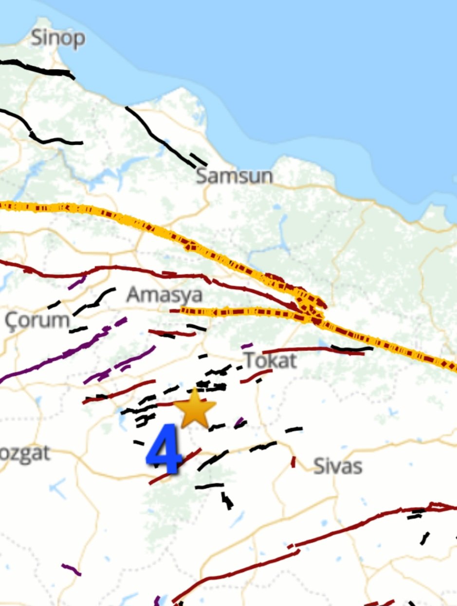 DEPREM SONRASI İLK YARDIM VE GÜVENLİK ÖNLEMLERİ
Deprem sonrasında vatandaşların güvenliği için alınması gereken önlemler oldukça önemli. AFAD, itfaiye, emniyet ve jandarma ekipleri, deprem bölgesinde hızlı bir şekilde incelemelerde bulunarak olası hasarları tespit etmeye çalıştı. Vatandaşların, bina içindeyken güvenli bir alanda saklanmaları, açık alanda ise yüksek binalardan ve ağaçlardan uzak durmaları gerektiği hatırlatıldı.
