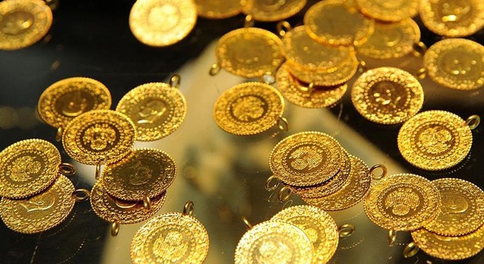 DOLAR KURUNDA SON DURUM
Dolar/TL, bugüne değer kazancıyla başlayarak 33,15 TL seviyesine kadar yükseldi. Aynı dakikalarda euro/TL 35,91 TL'yi, sterlin/TL ise yüzde 0,1 primle 42,5360'tan işlem görüyor. Dolar endeksi ise şu sıralarda önceki kapanışının hemen üstünde 104,4 seviyesinde bulunuyor.
