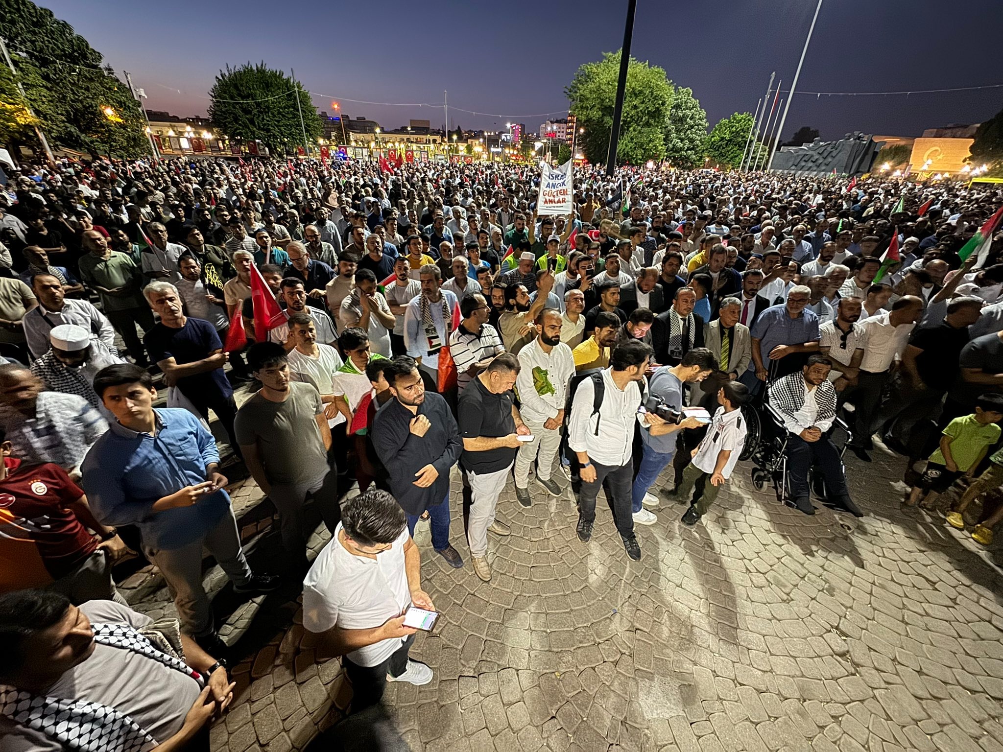 Chp’den Gaziantep’te Provokasyon Girişimi! (6)