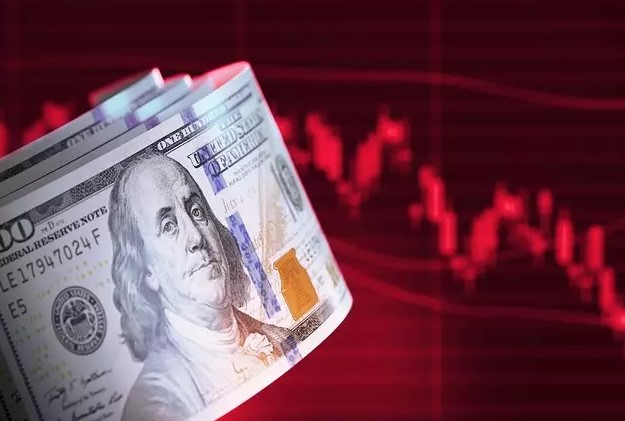DOLAR ENDEKSİNDE GERİLEME
Powell’ın açıklamalarının ardından, ABD Hazine tahvil getirileri sert bir şekilde düşüş gösterdi. ABD 10 yıllık tahvilleri sekiz baz puan düşerek yüzde 4,066 seviyesine geriledi. Doların altı büyük para birimine karşı performansını izleyen ABD Dolar Endeksi (DXY), yüzde 0,42 düşüşle 104,03 seviyesine geriledi.
