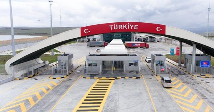 ROMANYA VATANDAŞLARINA VİZE MUAFİYETİ
Romanya vatandaşları için alınan yeni karar, Türkiye'ye yapılacak her 180 gün içinde azami 90 gün süreli turistik amaçlı seyahatler ve transit geçişler için vize muafiyeti getiriyor. Bu düzenleme, Romanya vatandaşlarının Türkiye’ye girişlerini kolaylaştırarak turistik ziyaretlerde bulunmalarını ve Türkiye üzerinden başka ülkelere geçiş yapmalarını mümkün kılacak.
