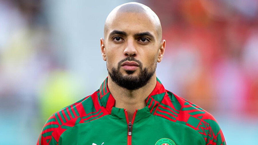 ORTA SAHAYA BÜYÜK TAKVİYE
Transfer döneminde önemli isimleri kadrosuna dahil eden Fenerbahçe, taraftarların beklediği orta saha hamlesini de gerçekleştirdi. Kulüpten yapılan açıklamada, bir süredir görüşmelerin sürdüğü Sofyan Amrabat’ın geçici transferi konusunda hem oyuncu hem de kulübü Fiorentina ile mutabakata varıldığı belirtildi. Bu hamle, sarı-lacivertli camiada büyük bir memnuniyetle karşılandı.
