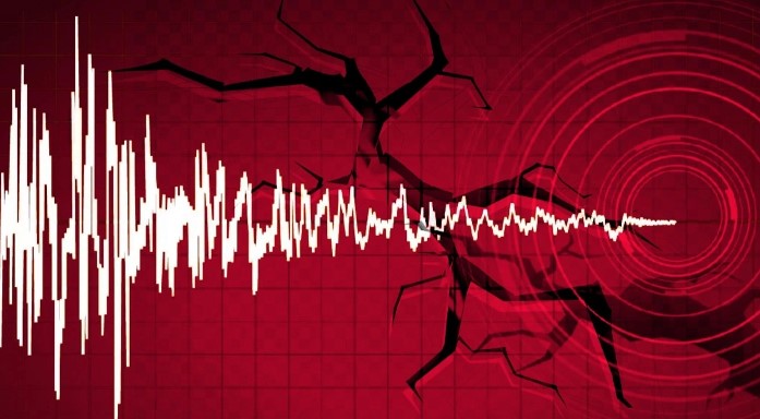 ÖNEMLİ BULGULAR
Evsen, Erkilet segmenti üzerinde yapılan çalışmalarda 6.3 ve 6.7 büyüklüğünde iki depremin yüzey kırığı oluşturduğunu tespit ettiklerini açıkladı. Daha önce 6.2 büyüklüğünde değerlendirdikleri deprem riskinin artık 7.5 büyüklüğünde olduğunu öğrendiklerini ifade etti. Yeşilhisar Fay Zonu 40 kilometre uzunluğunda ve 6.7 büyüklüğünde, İncesu Fay Zonu 22 kilometre uzunluğunda ve 6.6 büyüklüğünde, Erkilet Fay Zonu 49 kilometre uzunluğunda ve 7.5 büyüklüğünde, Erciyes Fay Zonu ise 56 kilometre uzunluğunda ve 7.3 büyüklüğünde deprem üretebileceği belirtildi.
