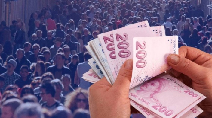 HÜKÜMETTEN RESMİ AÇIKLAMA BEKLENİYOR
SGK Başuzmanı Karakaş, hükümetin henüz resmi bir açıklama yapmamasını, çalışan kesimde beklentiyi artırmamak adına bir strateji olarak değerlendiriyor. Ancak, ekonomik göstergeler ve enflasyon verileri dikkate alındığında, ara zam ihtiyacının kaçınılmaz olduğu görülüyor.
