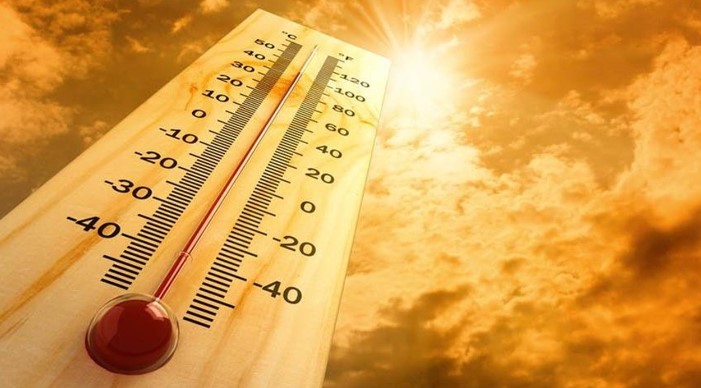 SICAK HAVA DALGASI GELİYOR
MGM'nin yaptığı açıklamaya göre, yurt genelinde yaşanan serin hava etkisini kaybedecek ve yerini kavurucu sıcaklara bırakacak. Poyrazın getirdiği serinleme Cuma günü sona erecek ve sıcaklıklar hızlı bir şekilde artacak. Bu artışla birlikte, Cuma gününden itibaren İstanbul’da 36, Ankara’da 36 ve İzmir’de 40 dereceye kadar sıcaklıklar görülecek.
