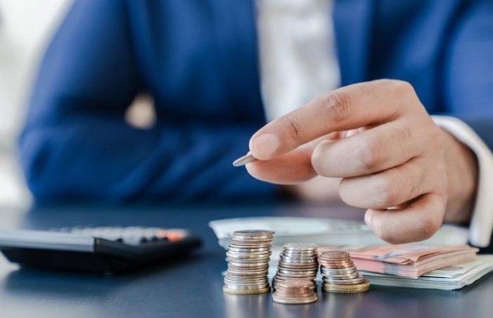 REKABETÇİ İHTİYAÇ KREDİSİ ORANLARI
İş Bankası, sunduğu ihtiyaç kredisi kampanyası kapsamında müşterilerine cazip nakit destekleri sunarak dikkat çekiyor. Banka, güncel faiz oranları üzerinden yapılan maliyet hesaplamalarıyla avantajlı seçenekler sunuyor. Şu anda aylık yüzde 4,55 faiz oranıyla kredi imkanı sağlayan İş Bankası, piyasadaki birçok bankaya göre daha avantajlı koşullar sunuyor. Bu avantajlı oranlar, İş Bankası'nın geniş müşteri kitlesi tarafından yoğun ilgi görüyor.
