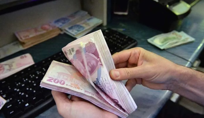 HIZLI VE ETKİLİ KREDİ ONAY SÜRECİ
İş Bankası, ihtiyaç kredisi onay süreçlerinde müşterilerine hızlı ve etkili çözümler sunuyor. Kredi başvurusu onaylandığında, kredi tutarı kısa süre içerisinde müşterinin hesabına aktarılıyor. Bu sayede müşteriler, acil nakit ihtiyaçlarını hızlı bir şekilde karşılayabiliyor. Ayrıca, banka yüksek gelire sahip müşterilere 1 milyon TL'ye kadar ihtiyaç kredisi sunabiliyor. Bu kredi, müşterinin aylık geliri ile kredi taksitlerinin uyumlu olması durumunda kolaylıkla sağlanabiliyor.
