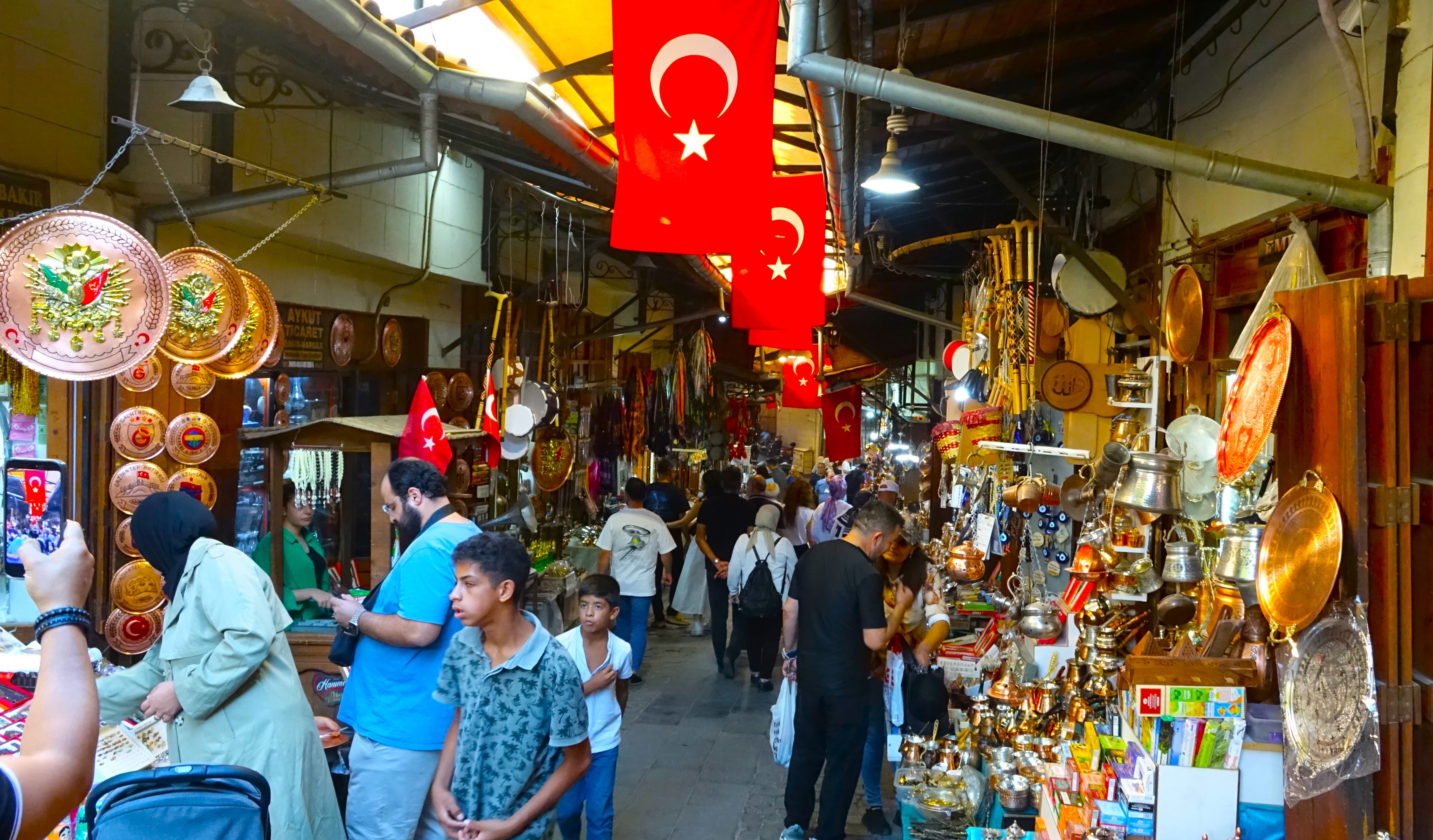 Bakırcılar Çarşısı'nda Huzurun Sesi Çekiç Sesleri (5)