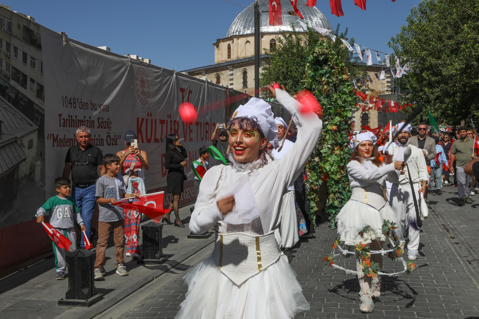 Gastroantep Coşkusu Kortej Ile Şehrin Sokaklarına Taşındı (2)