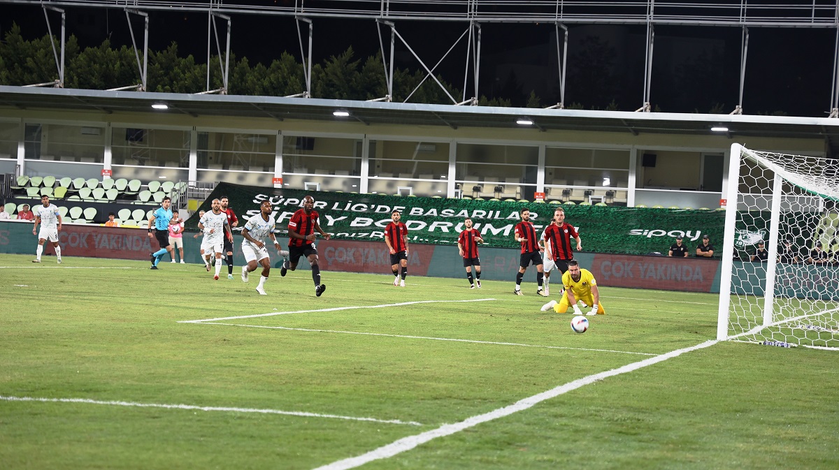 Gaziantep Fk Sil Baştan 17 Yeni Transfer Yaptı, 17 Futbolcu Gitti (2)