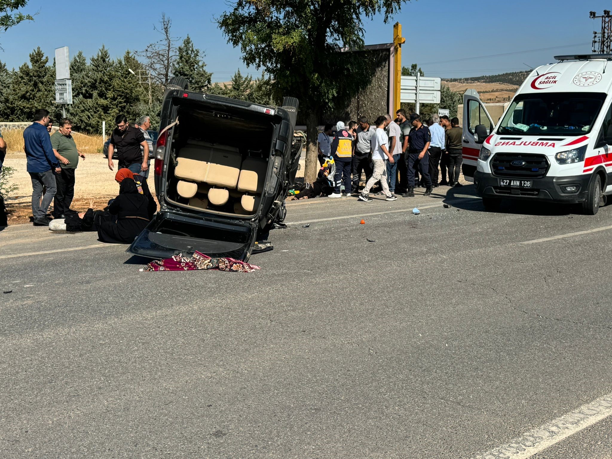 Gaziantep'te 2 Araç Çarpıştı 5 Yaralı (2)