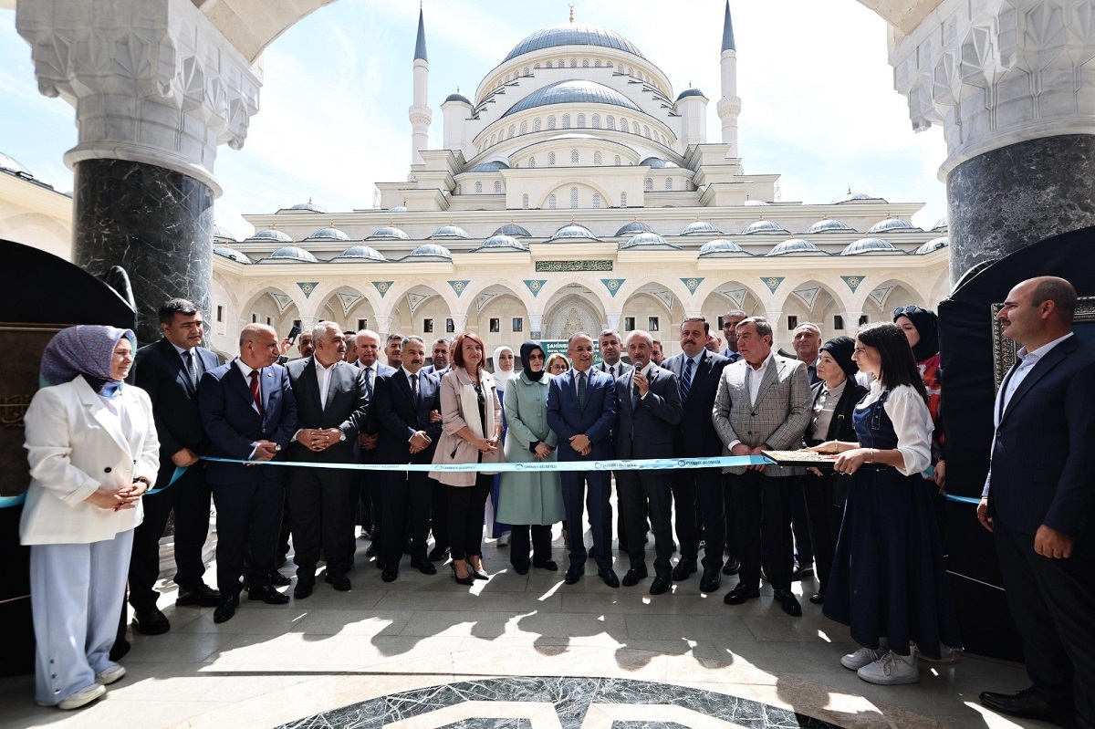 Kadınların El Emeği Göz Nuru Eserler Şahinbey Millet Camii Ve Külliyesi’nde (1)