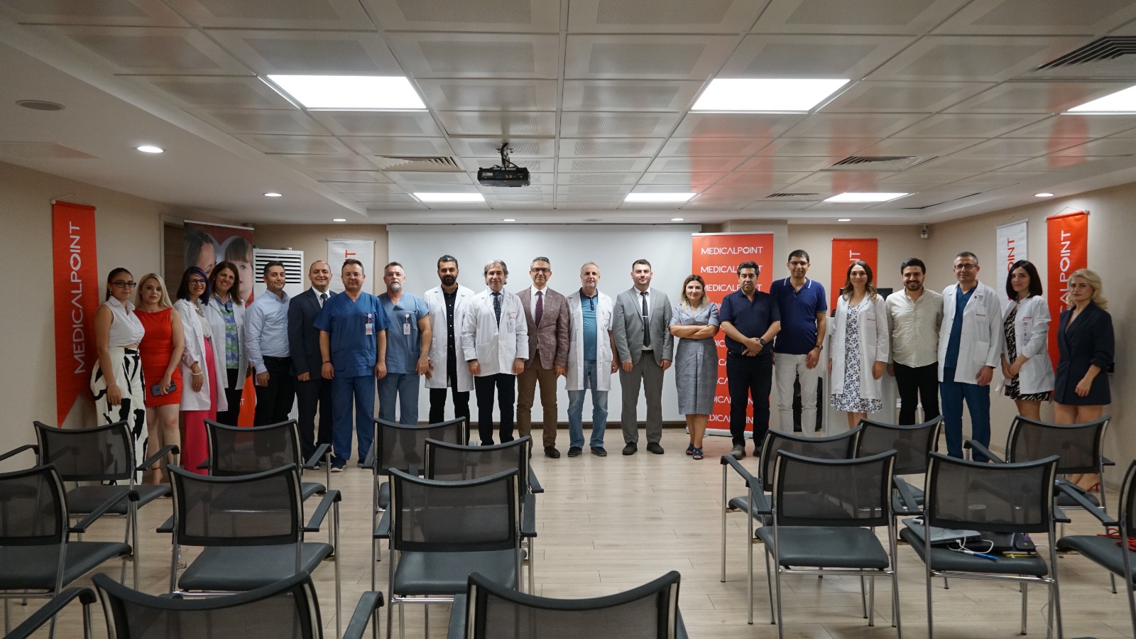 Medical Point Hastanesi'nde Klinik Araştırmalar Semineri Yapıldı (2)