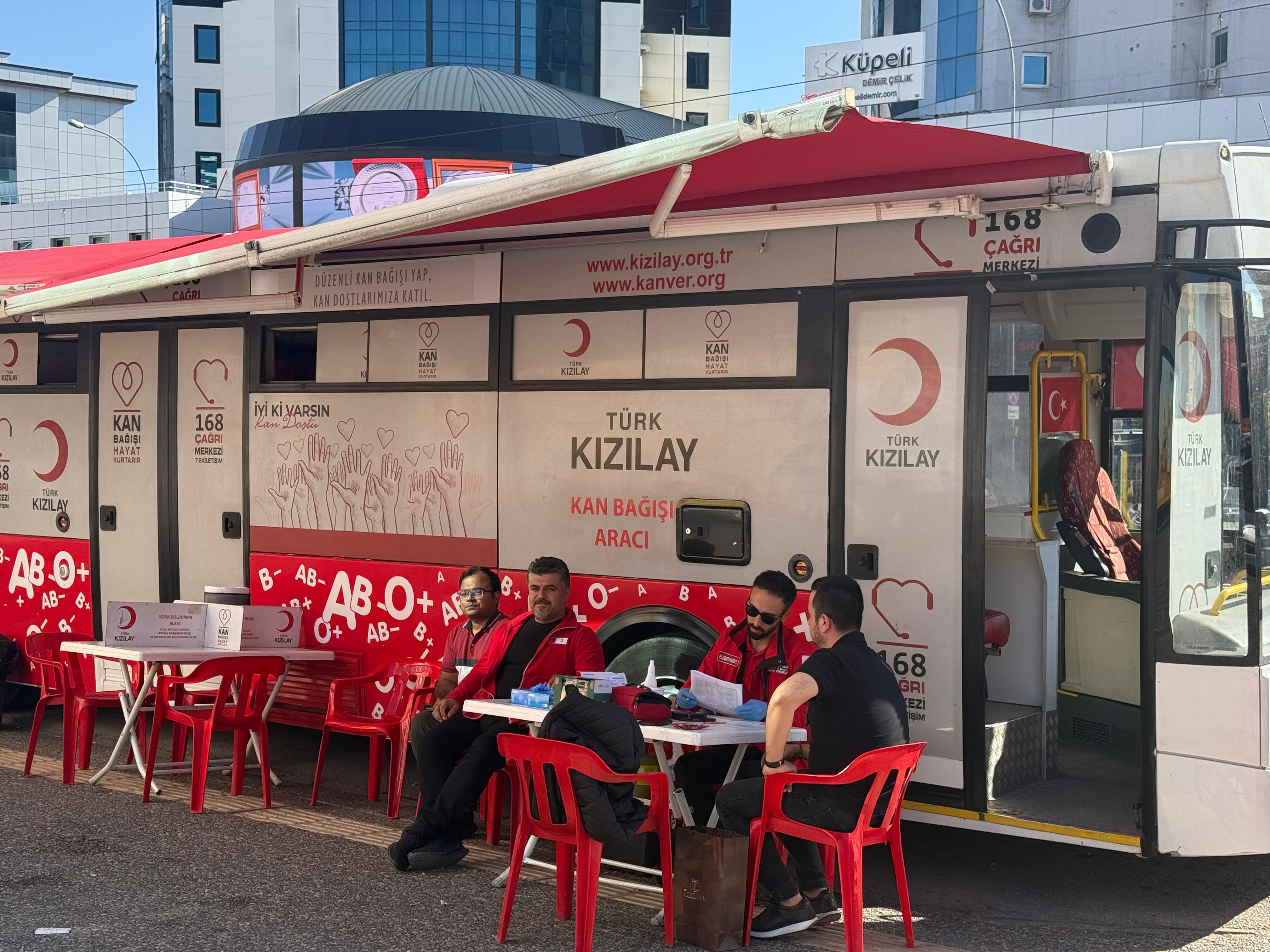 Gaziantep’te Kızılay Gezici Kan Istasyonları Ile Sahada (2)