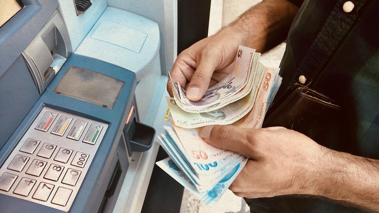 QNB FİNANSBANK: 45.000 TL'YE KADAR FAİZSİZ KREDİ VE NAKİT AVANS
QNB Finansbank da yeni müşterilere özel avantajlar sunuyor. Banka, 6 ay vadeli 20.000 TL faizsiz kredi imkanı sunarken, ayrıca 3 ay vadeli 25.000 TL'lik faizsiz taksitli nakit avans fırsatı da sağlıyor. Toplamda 45.000 TL’ye varan bu fırsat, acil nakit ihtiyacı olanlar için büyük bir rahatlama sunuyor.
