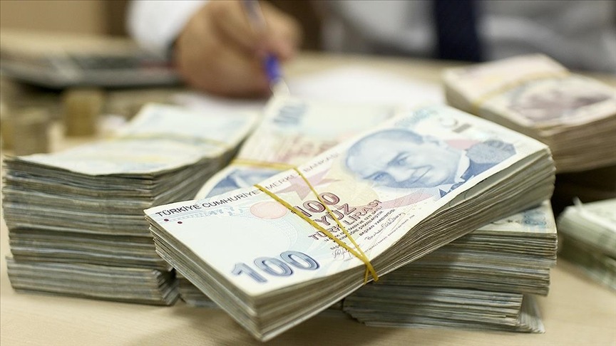 İŞ BANKASI: FAİZSİZ TAKSİTLİ NAKİT AVANS
İş Bankası, İşCep uygulaması üzerinden müşterisi olanlara özel olarak 25.000 TL'ye varan faizsiz taksitli nakit avans imkanı sunuyor. Banka, bu kampanyası ile dijital kanallar üzerinden yeni müşteri kazanmayı hedefliyor ve faizsiz avans imkanıyla tüketicilerin dikkatini çekiyor.

