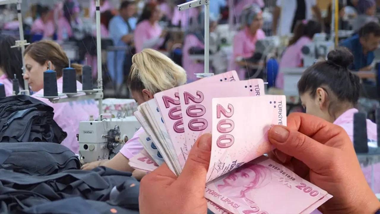 Her yıl olduğu gibi bu yıl da işçi kesimi, enflasyonun üzerinde bir zam talep ederken, işveren kesimi ise maliyet baskılarını dikkate alarak daha makul bir artış bekliyor. Ancak her iki tarafın da ortak paydada buluşması için, ekonomik dengeler ve çalışanların geçim koşulları göz önünde bulundurulacak.