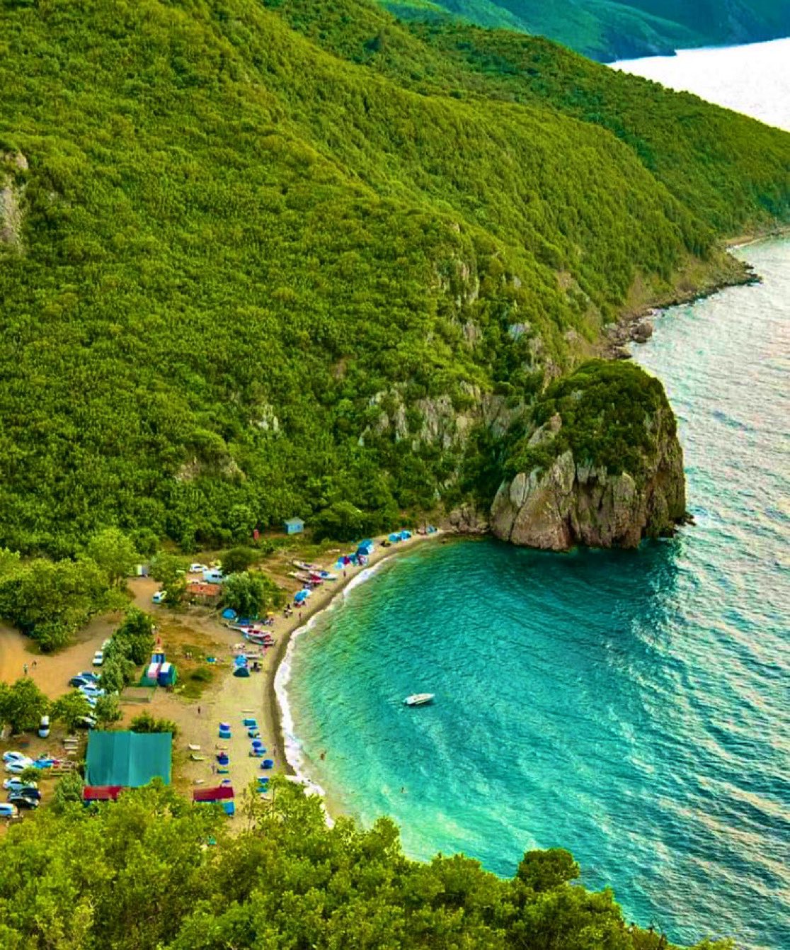 Büyüleyici güzelliğiyle "Yukarıbayır Limanı".