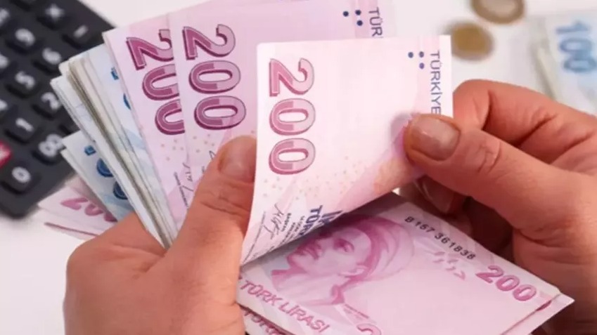 Bu tahminleri değerlendirirken, Sevinç, yüzde 17,5’lik bir zam oranının düşük bir ihtimal olduğunu ve 2025 yıl sonu enflasyon hedefinin bu oranı pek desteklemediğini belirtti. "Bu rakam pek makul görünmüyor" diyerek, daha yüksek bir zam oranının mümkün olabileceğini ifade etti.