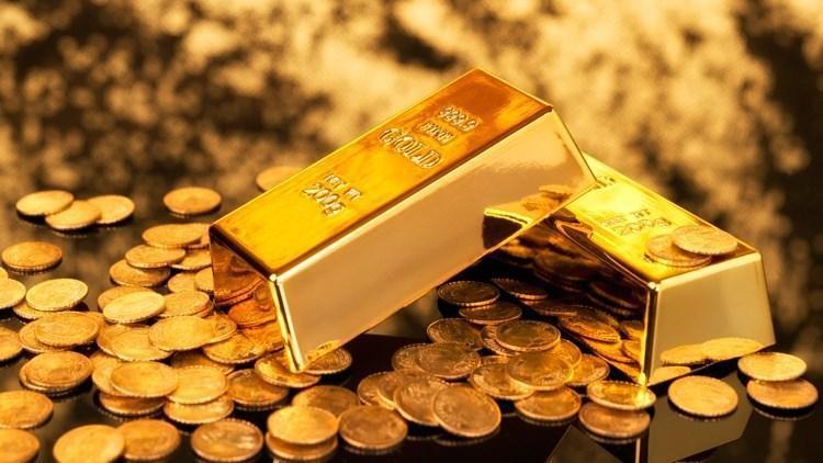 GRAM ALTIN 3 BİN LİRA SEVİYESİNDE
Geçtiğimiz hafta 3 bin lira sınırını aşan gram altın, bu sabah itibarıyla 3 bin 30 lira seviyelerinde işlem görüyor. Çeyrek altın ise 4 bin 990 liradan alıcı buluyor. Cumhuriyet altınının fiyatı ise 20 bin 389 lira seviyesinde. Orta Doğu’da artan gerilimler ve ABD seçimleri öncesindeki ekonomik belirsizlikler, küresel piyasalar üzerinde önemli etkiler yaratıyor ve altının ons fiyatını yukarı çekiyor.
