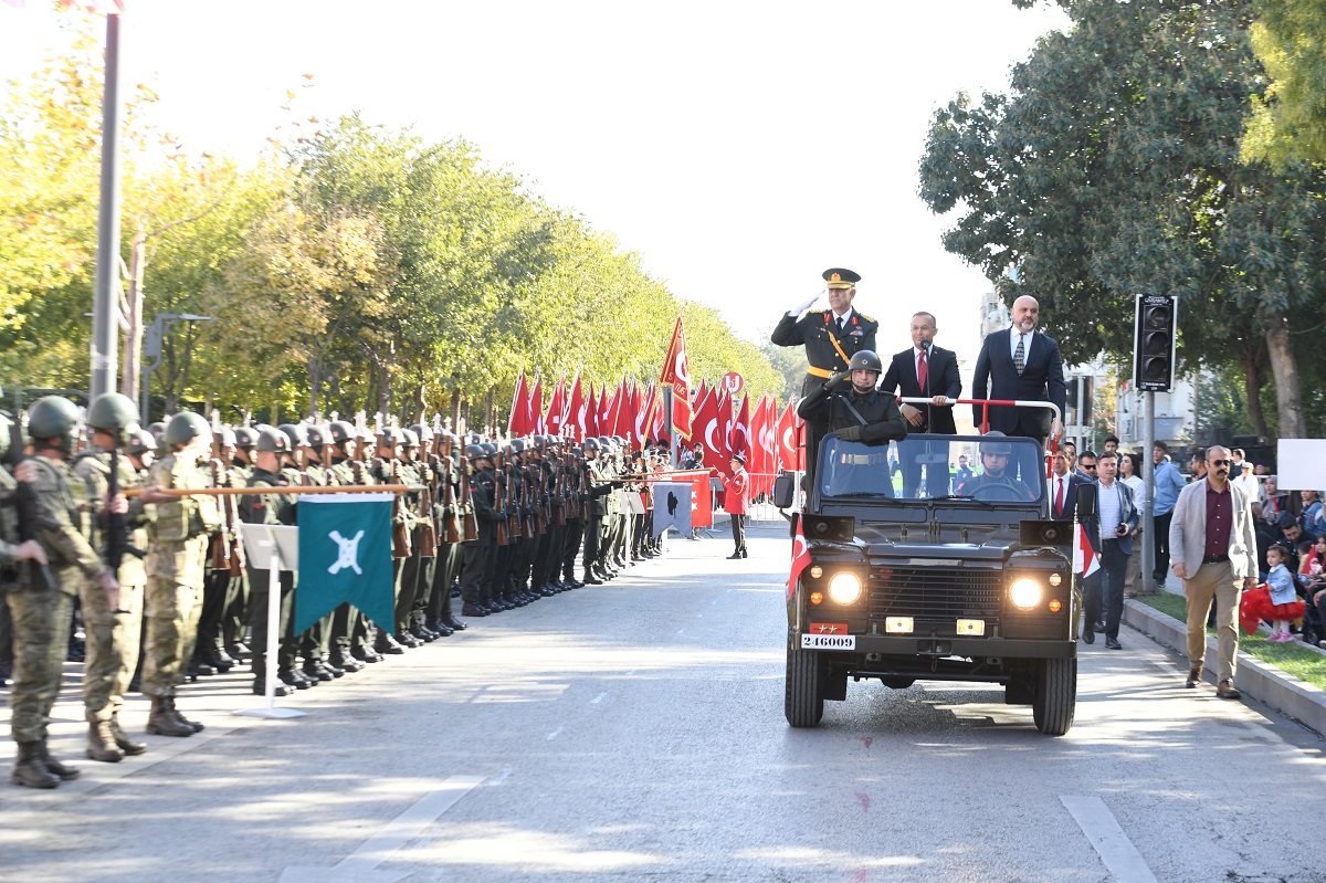 Cumhuriyetin 101. yılı Gaziantep'te coşkuyla kutlandı