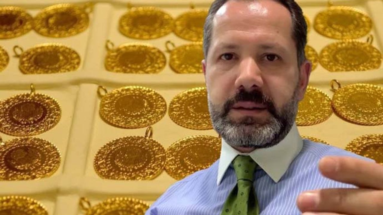 ALTIN VE GÜMÜŞTE YATIRIM POTANSİYELİ DEVAM EDİYOR
Altın ve gümüşteki fiyat artışları, bu değerli metallerin yatırımcılar için cazibesini artırmaya devam ediyor. Yıl sonu ve 2025 yılına dair beklentiler, özellikle uzun vadeli yatırım yapmayı düşünenler için umut verici görünüyor. Altın, stabil ve güvenli bir yatırım aracı olarak öne çıkarken, gümüş ise daha yüksek getiri arayan yatırımcılar için cazip bir alternatif sunuyor. Bu süreçte, yatırımcıların ekonomik gelişmeleri, merkez bankası politikalarını ve jeopolitik olayları dikkatle takip etmesi, bilinçli yatırım kararları almasına yardımcı olabilir.
