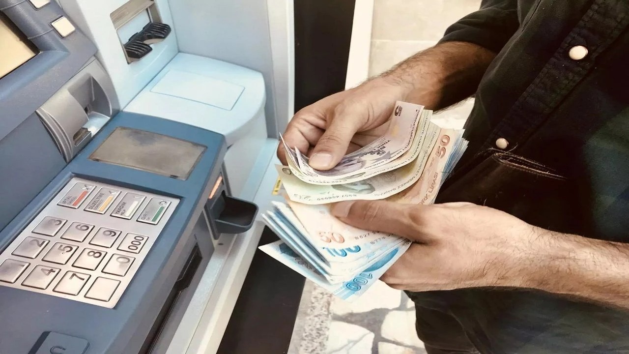 Sonuç olarak, dolandırıcılığa karşı alınan bu önlemlerle birlikte, banka müşterileri daha güvenli bir ortamda işlem yapabilecek. Ancak unutulmamalıdır ki, teknolojinin hızla ilerlediği günümüzde, kişisel bilgilerin güvenliğini sağlamak sadece bankaların değil, kullanıcıların da sorumluluğunda.