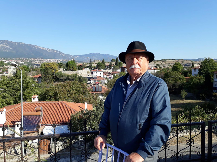 - Şefik Yılmaz Dizdar (1.8 milyar dolar)